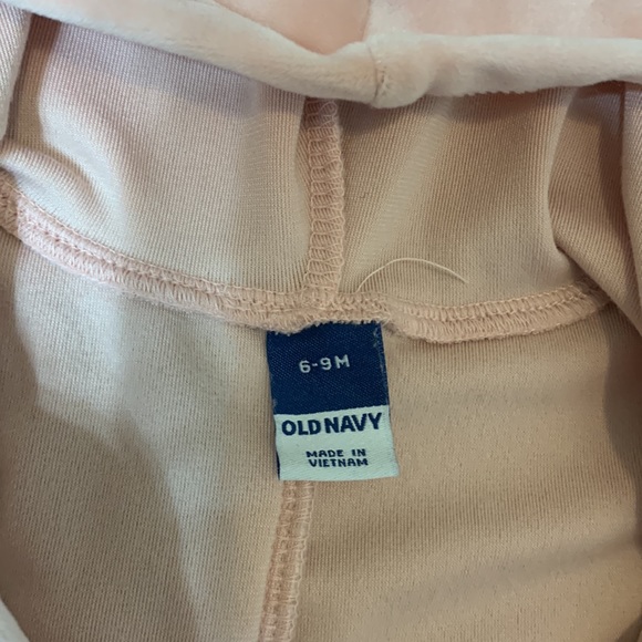 🌺 4/$20 🌺 6-9 month Old Navy Dino sleeper - Picture 2 of 6